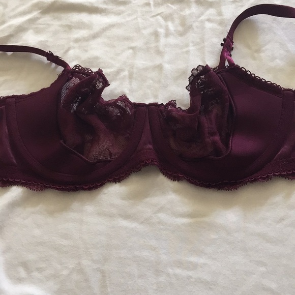 gorgeous lacy Victoria’s Secret bra - Picture 3 of 4